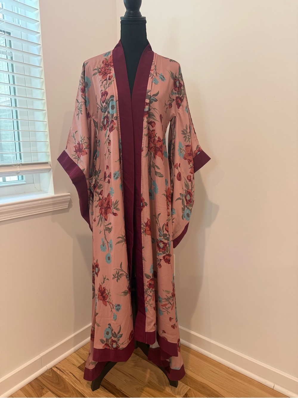 NWT Mia Joy Laguna Floral Kimono Duster | Medium | Blush Pink & Burgundy